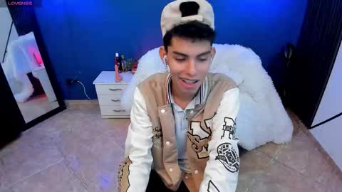 Snapshot of sky_jules chatting on December 2025 03:16:02 AM Daniel online show from December 2025 03:16:02 AM