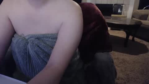 SKYLE   online show from November 2025 10:10:02 PM