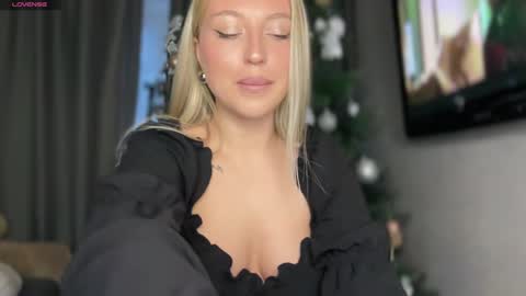 Snapshot of skyffi chatting on January 2025 01:35:01 PM GARRY AND SOPHIA online show from January 2025 01:35:01 PM