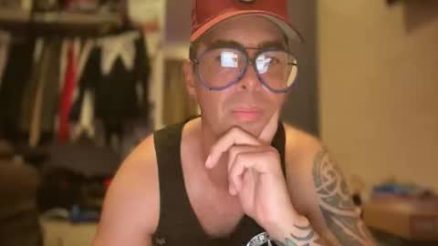 Snapshot of skyfly333 chatting on February 2026 05:33:01 PM IAN HARD online show from February 2026 05:33:01 PM