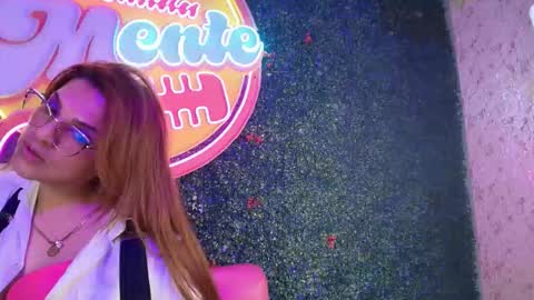 Snapshot of skylar__desire chatting on October 2025 11:25:01 AM skylar__desire online show from October 2025 11:25:01 AM