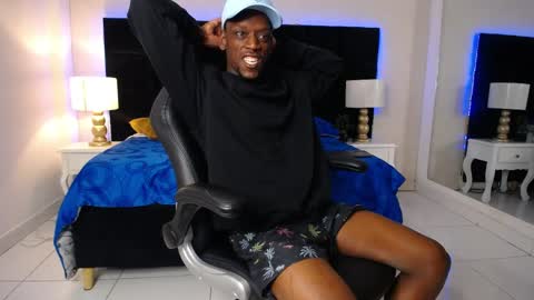 SKYLERBIGXXX online show from April 2026 04:19:01 AM