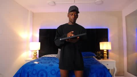 SKYLERBIGXXX online show from April 2026 05:00:02 AM