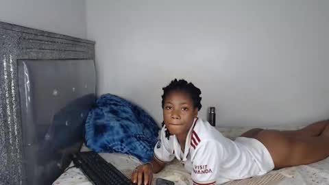 skyqueen0 online show from October 2025 05:48:02 PM