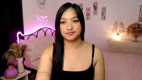 Queen Cyrine online show from October 2025 04:01:02 AM