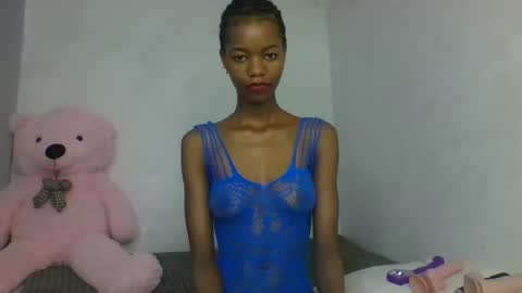 Snapshot of slaybby chatting on November 2025 10:47:01 AM Slaybby online show from November 2025 10:47:01 AM