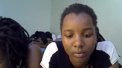 sleciah online show from December 2025 09:40:01 AM