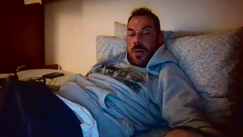 Snapshot of slevin1983 chatting on February 2025 06:44:01 PM slevin online show from February 2025 06:44:01 PM