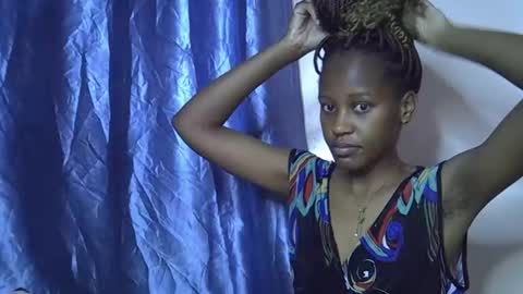 Snapshot of slim_alicia chatting on November 2025 02:02:01 AM Alicia online show from November 2025 02:02:01 AM