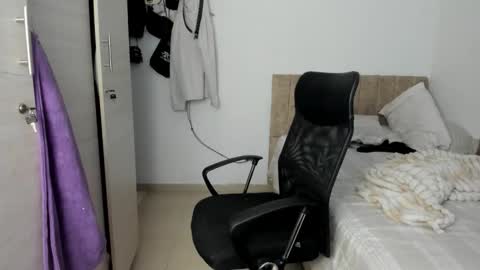 slim_master12 online show from March 2026 09:43:02 PM