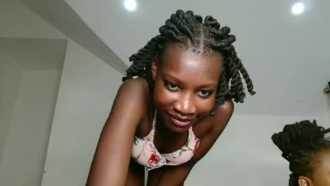 Snapshot of slim_pearl_ chatting on October 2025 03:55:01 PM Pearl online show from October 2025 03:55:01 PM