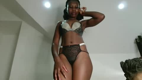 Snapshot of slim_pearl_ chatting on October 2025 04:16:01 PM Pearl online show from October 2025 04:16:01 PM