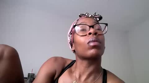 Snapshot of slimmmgooodiexoxo chatting on September 2025 12:19:01 PM slimmmgooodiexoxo online show from September 2025 12:19:01 PM