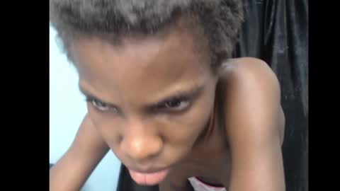 Snapshot of slimzyxdoll chatting on February 2025 12:39:02 PM slimzyxdoll online show from February 2025 12:39:02 PM