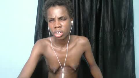 Snapshot of slimzyxdoll chatting on February 2025 12:59:02 PM slimzyxdoll online show from February 2025 12:59:02 PM