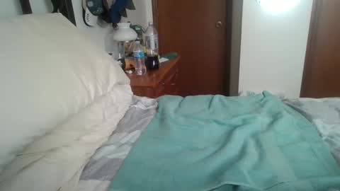 Snapshot of slippery_duck chatting on January 2025 06:35:01 PM slippery_duck online show from January 2025 06:35:01 PM