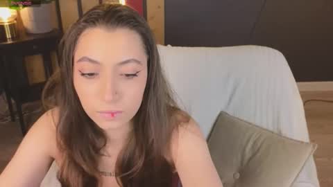 Snapshot of slow_flower chatting on October 2025 12:27:01 PM Emilia online show from October 2025 12:27:01 PM