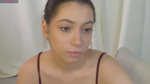 Snapshot of slow_flower chatting on November 2025 12:17:01 PM Emilia online show from November 2025 12:17:01 PM