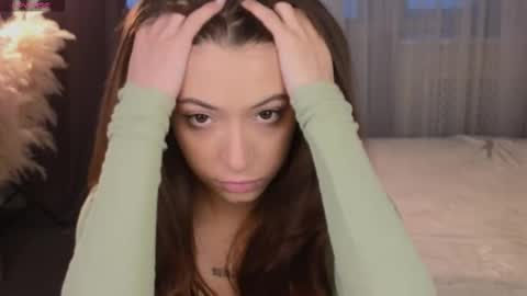 Snapshot of slow_flower chatting on November 2025 12:27:02 PM Emilia online show from November 2025 12:27:02 PM