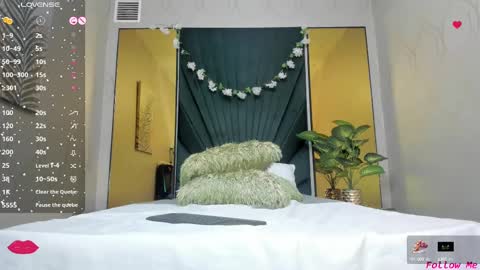 Paola  online show from February 2025 05:37:02 AM