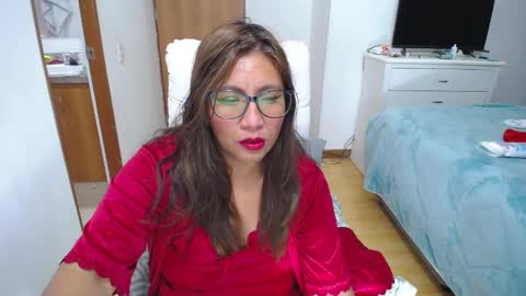 Snapshot of slutdirty1xxx chatting on December 2024 09:33:02 AM Slutdirtyxxx online show from December 2024 09:33:02 AM