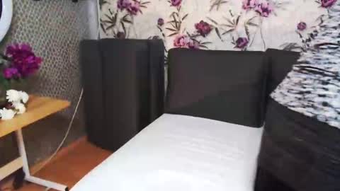 slutihmami online show from May 2026 06:10:02 AM