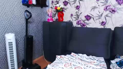 slutihmami online show from July 2026 05:01:01 PM