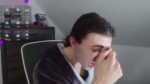 Natsu online show from November 2025 06:51:01 PM