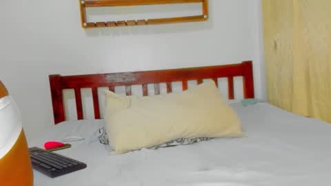 Sexyslutt online show from September 2025 04:45:01 AM