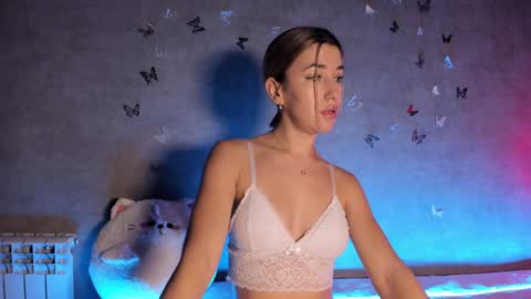 Snapshot of smaillev chatting on December 2024 09:26:01 PM Melani online show from December 2024 09:26:01 PM