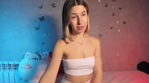 Snapshot of smaillev chatting on February 2025 09:37:01 PM Melani online show from February 2025 09:37:01 PM