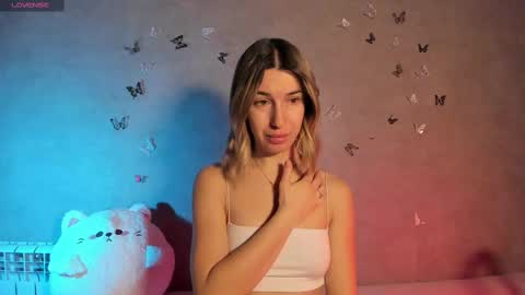 Snapshot of smaillev chatting on March 2025 05:50:01 PM Melani online show from March 2025 05:50:01 PM