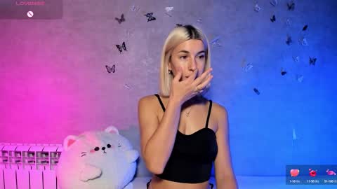 Snapshot of smaillev chatting on September 2025 03:13:02 PM Melani online show from September 2025 03:13:02 PM
