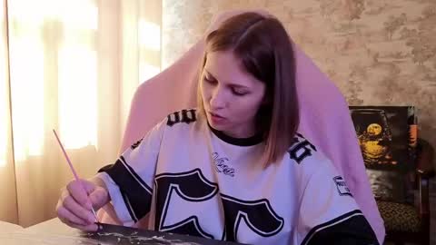 Snapshot of small_emma0 chatting on May 2026 02:11:01 PM Emma online show from May 2026 02:11:01 PM