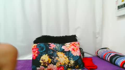 smallboobsxx online show from October 2025 05:18:01 AM