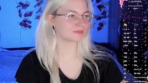 smallimpmeili online show from November 2025 06:57:02 PM