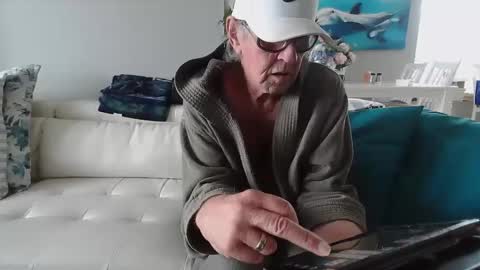 Daddy online show from January 2025 06:20:01 PM