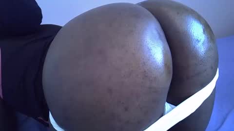 smart_lilly online show from February 2026 05:47:01 AM