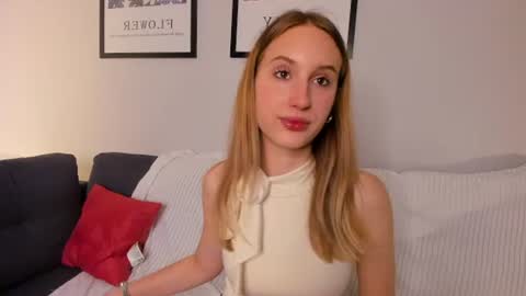 Snapshot of smilesviktoria chatting on July 2026 12:29:02 PM Victoria online show from July 2026 12:29:02 PM