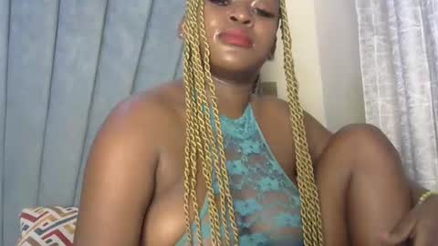 smiley_berry online show from November 2025 11:27:02 PM