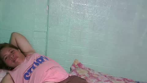 Snapshot of smilinglady27 chatting on June 2026 06:46:01 AM smilinglady27 online show from June 2026 06:46:01 AM