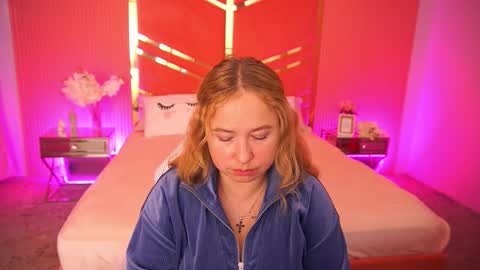 Snapshot of smilingladyy chatting on September 2025 12:43:01 PM smilingladyy online show from September 2025 12:43:01 PM