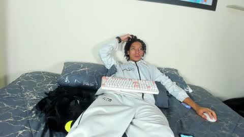 smitt jr online show from February 2026 02:48:01 AM