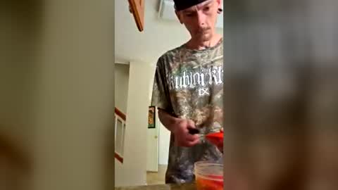Snapshot of smokebandit420 chatting on June 2026 08:29:02 PM smokebandit420 online show from June 2026 08:29:02 PM
