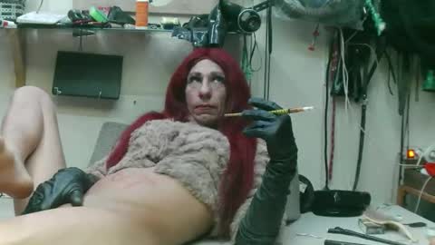 Snapshot of smokeslut365 chatting on May 2026 10:49:02 PM smokeslut365 online show from May 2026 10:49:02 PM