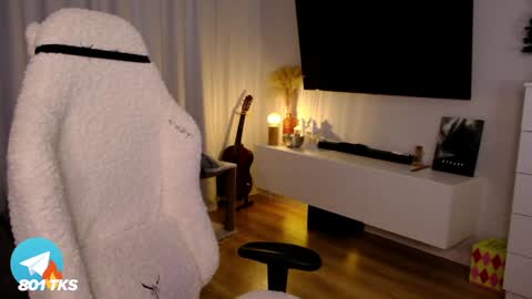 smthwrong online show from January 2025 12:35:02 AM