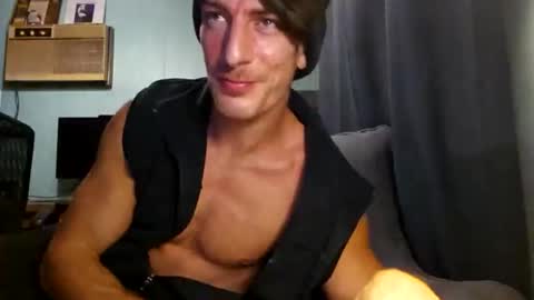 Snackyyyy online show from February 2026 01:26:02 AM