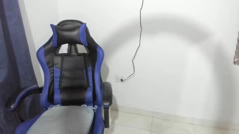 snakeguy08 online show from August 2026 07:44:02 AM