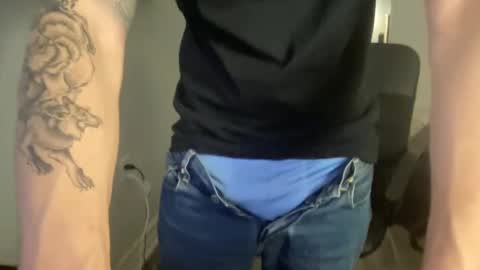 Snapshot of sneaky_dees653312 chatting on November 2025 06:23:01 AM softcockgenius online show from November 2025 06:23:01 AM