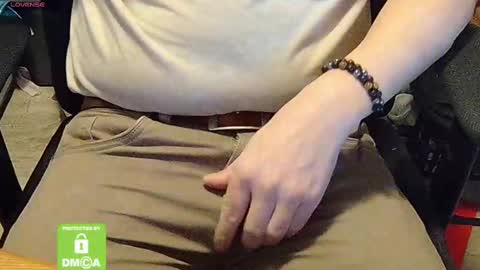 Snapshot of sneakybill82 chatting on March 2025 07:13:02 AM Sneakybill online show from March 2025 07:13:02 AM